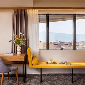 Hotel Rosslyn Thracia