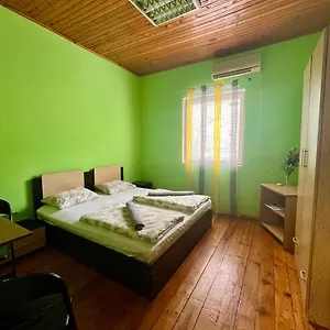 Хостел Elegance On A Budget - For Rent In Center