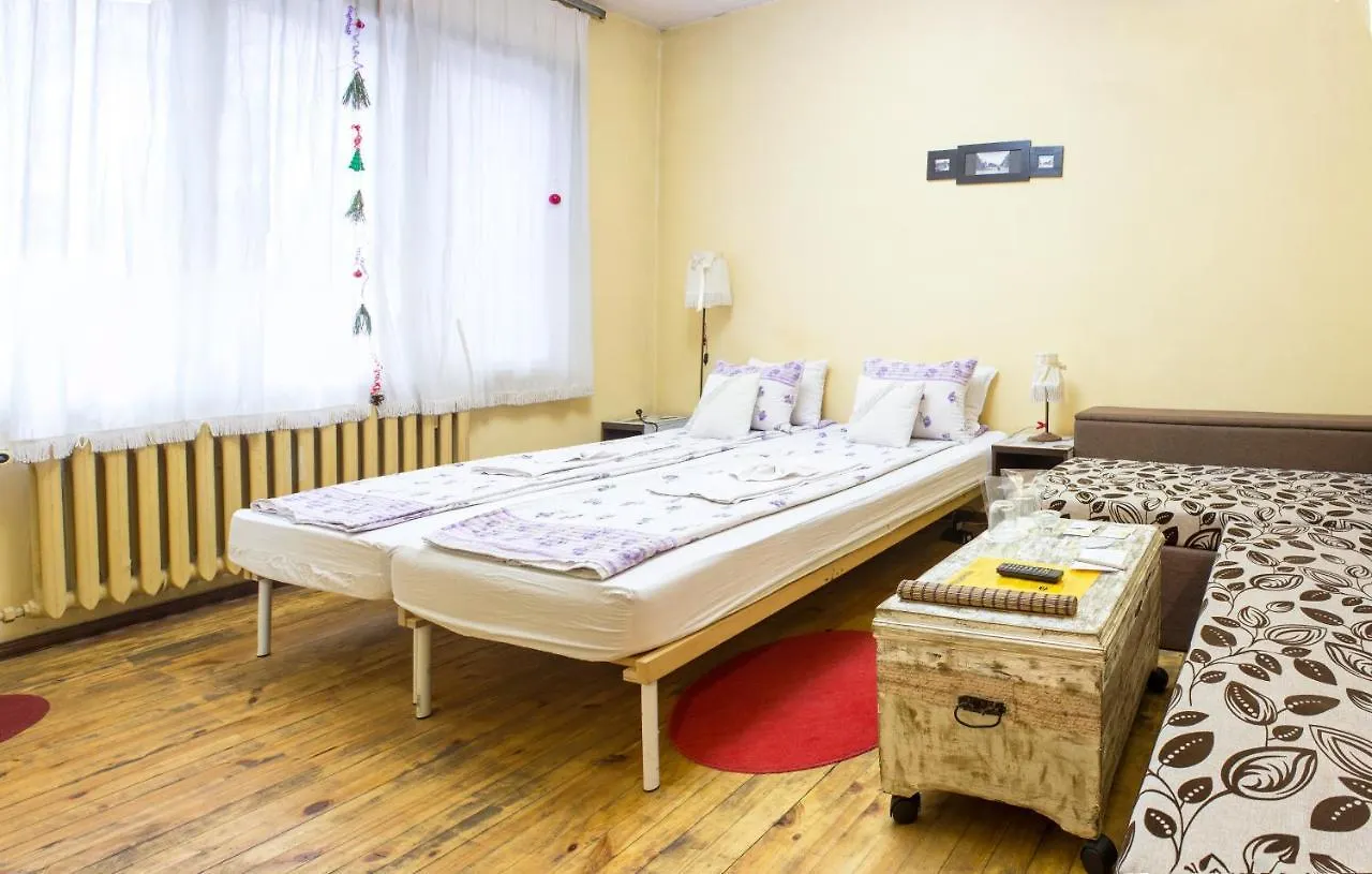 Trakia Bed & Breakfast Sofia 2*,